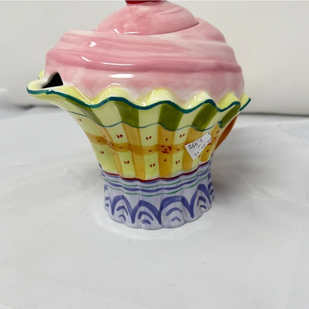 Pfaltzgraff Cupcake Cafe Ceramic Teapot Pink Frosting Cherry Lid Multicolor 6.5
